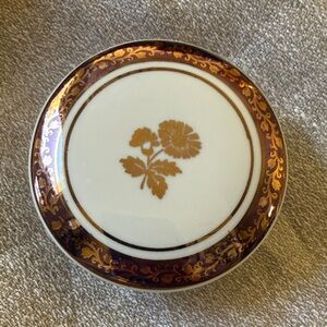 St. Regis made in Brazil porcelain round trinket box
